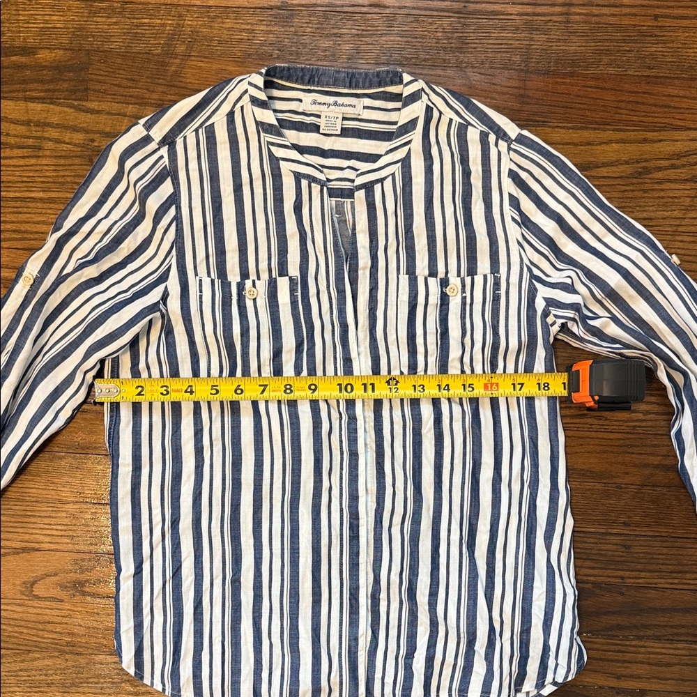 Tommy Bahama Blue White Striped Roll Tab Sleeve Shirt Women XS Casual Top - Picture 12 of 13